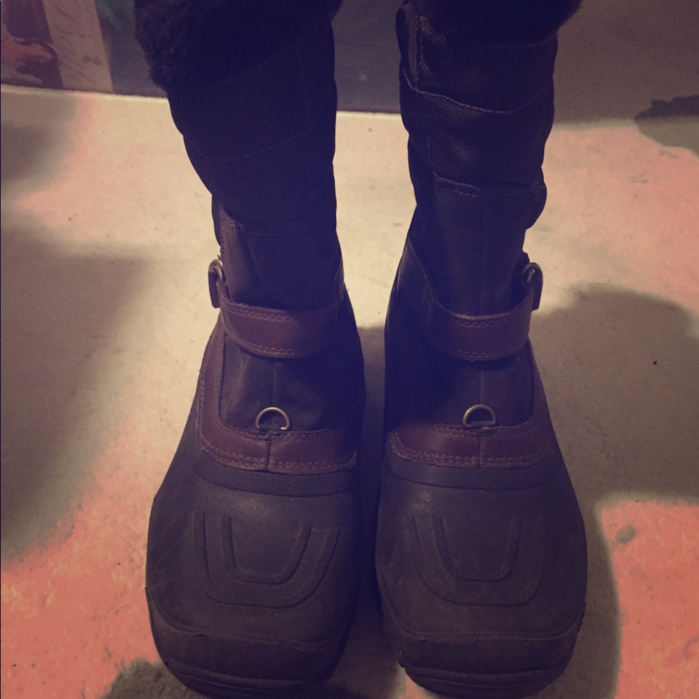 COPY - Waterproof brown north face winter boots- …